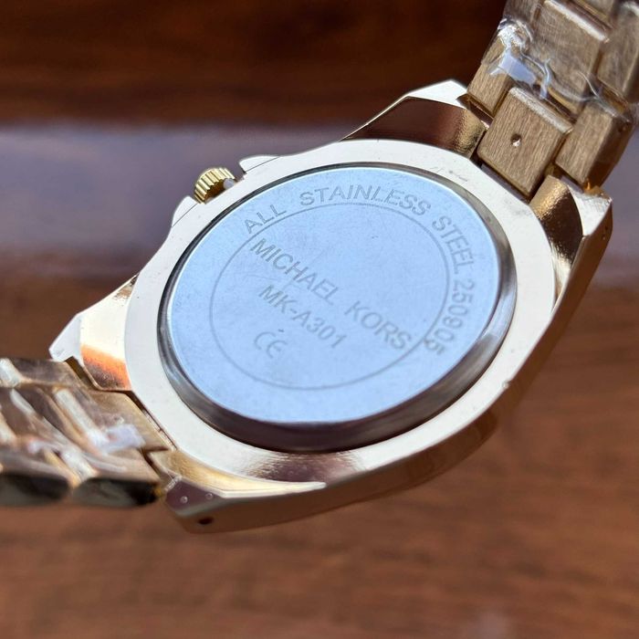 Топ! Жіночий годинник Michael Kors на браслеті золотого кольору