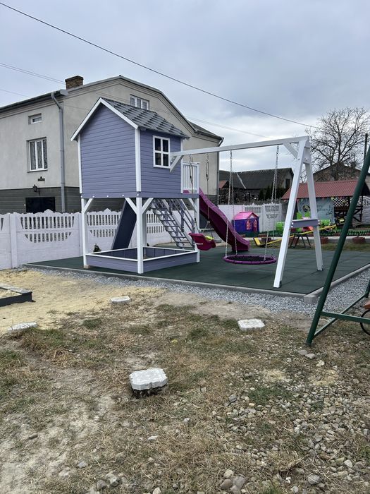 Дітям гірка гойдалки будиночок пісочниця скелелаз скеледром майданчик
