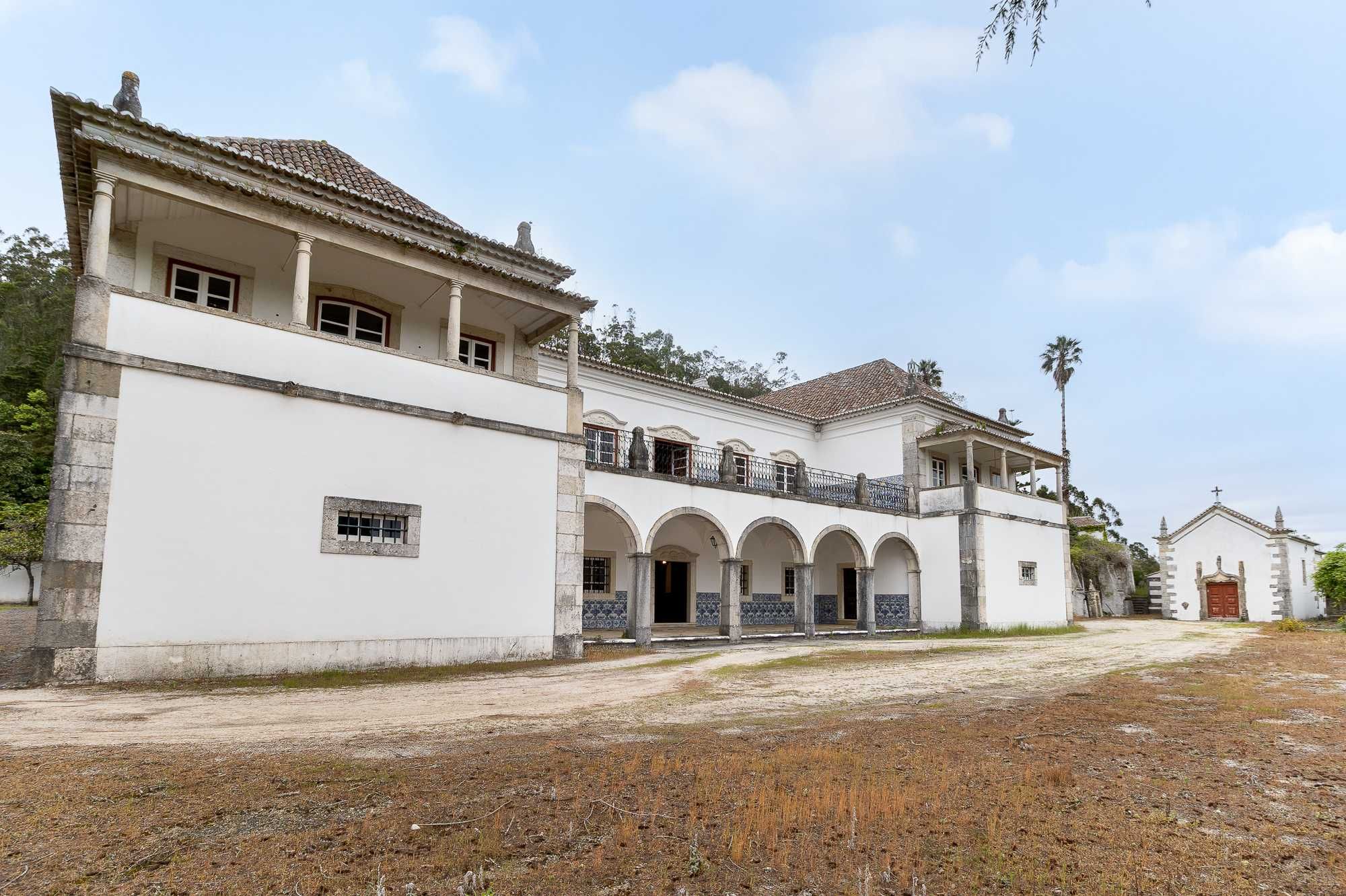MAGNÍFICA CASA SENHORIAL inserida em quinta com 120ha