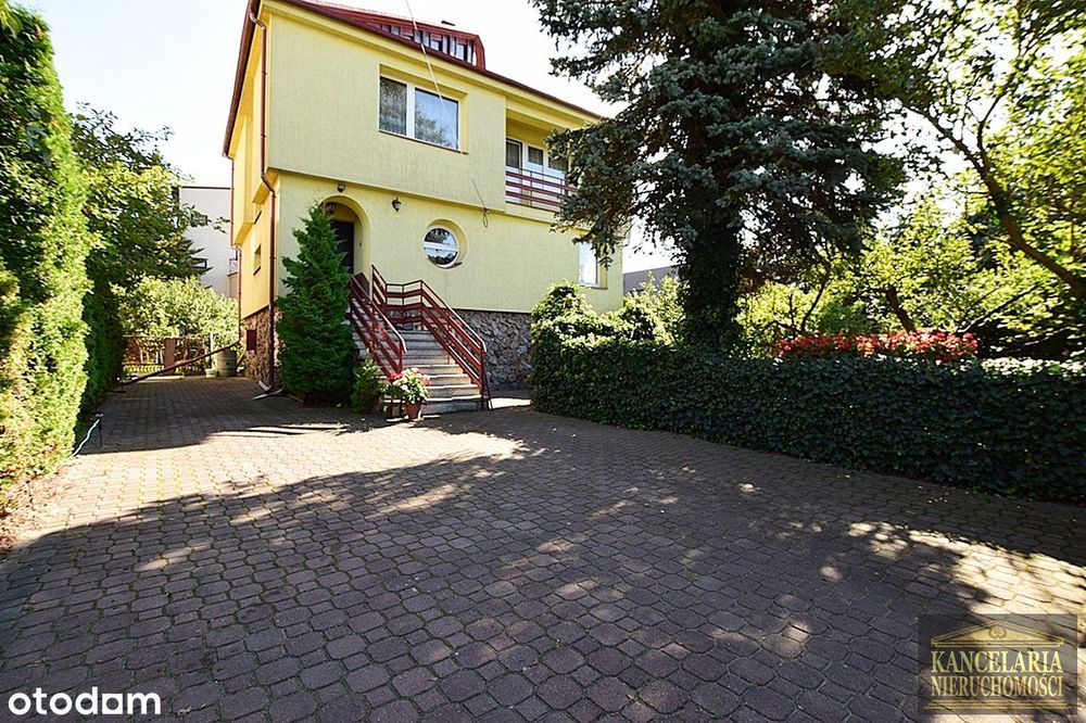 Duży dom z dużym potencjałem w pobliżu centrum miasta!