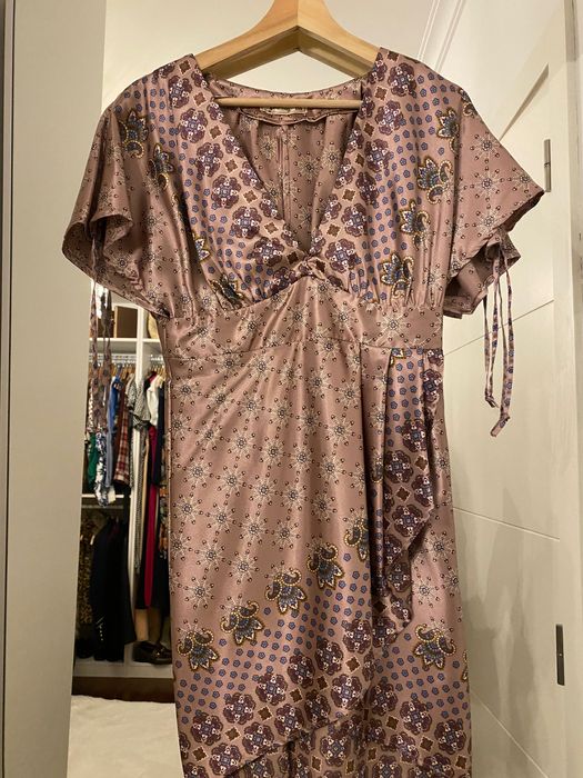 Vestido Cetim rosa Stradivarius