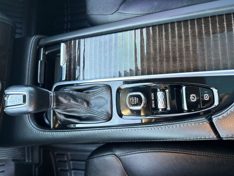 Продам Volvo XC90