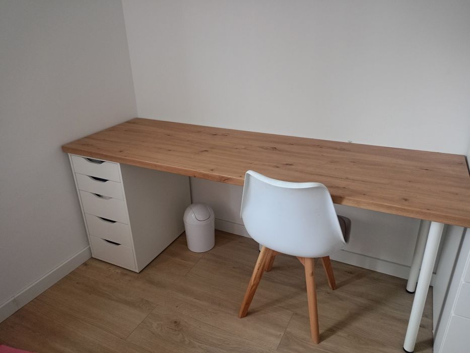 Biurko z szufladami IKEA