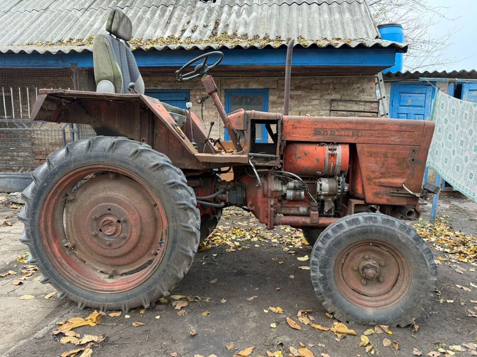 Трактор.      т-25