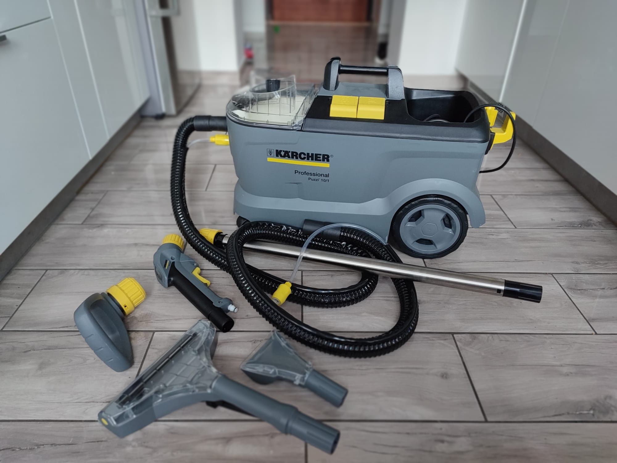 Odkurzacz piorący Karcher - wynajem