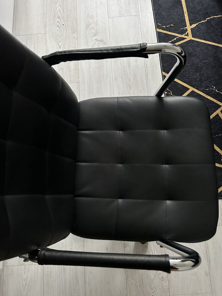 Krzesło fotel czarne obrotowy biurowe skorzane do komputera