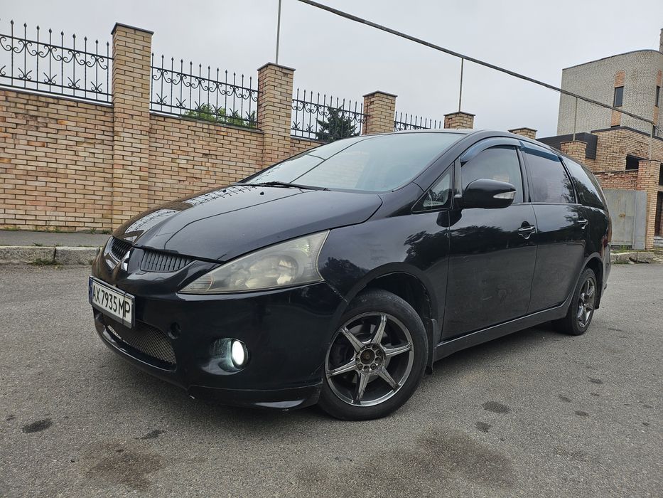 Продам или обменяю Mitsubishi grandis 7 мест