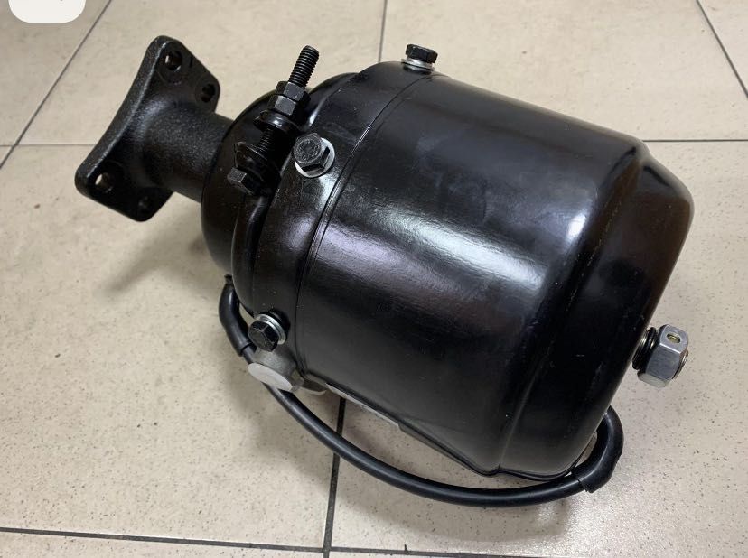 Энергоаккумулятор 9/16 Мерседес 814 с фланцем.