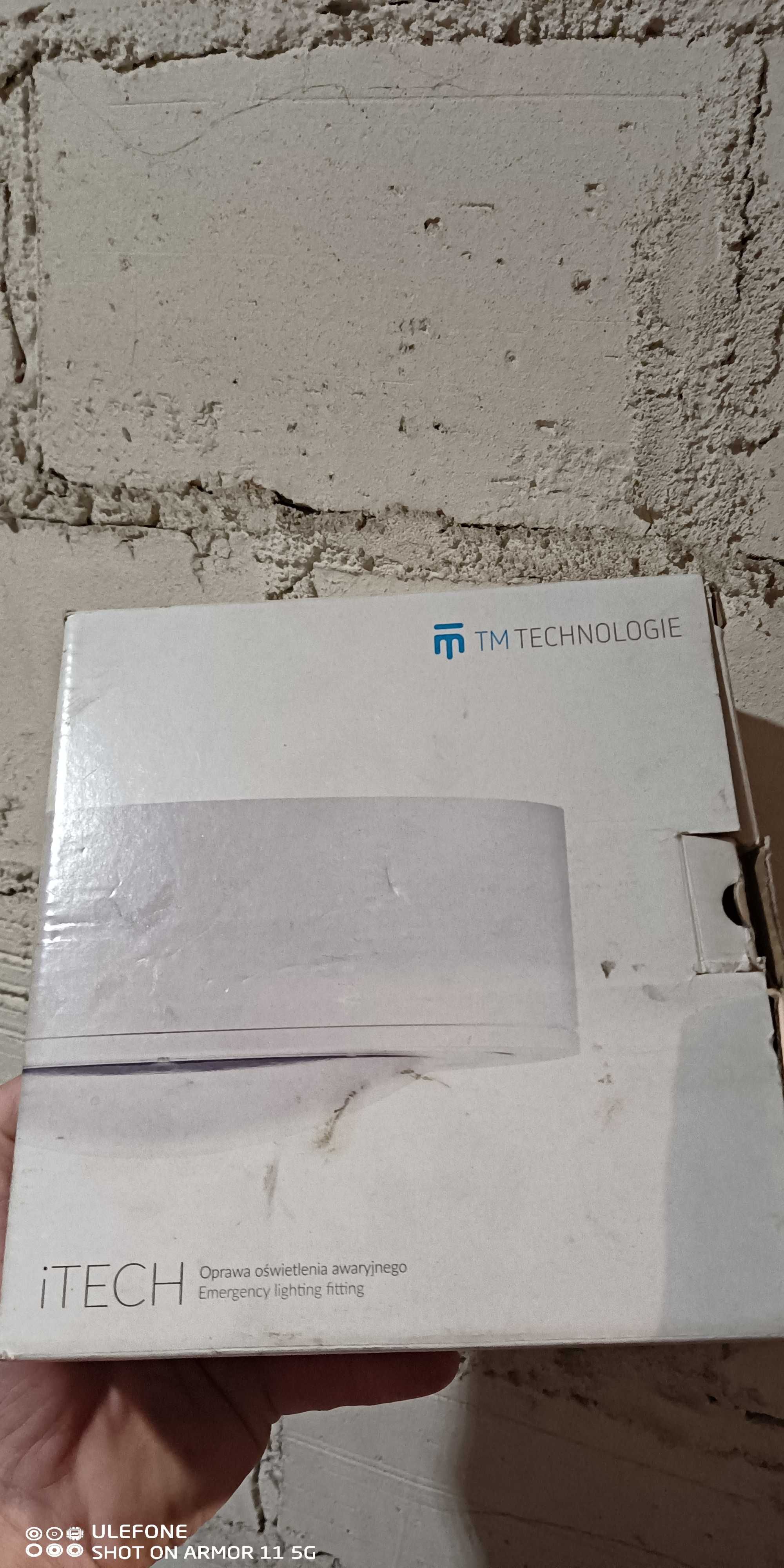 Lampa awaryjnego oświetlenia