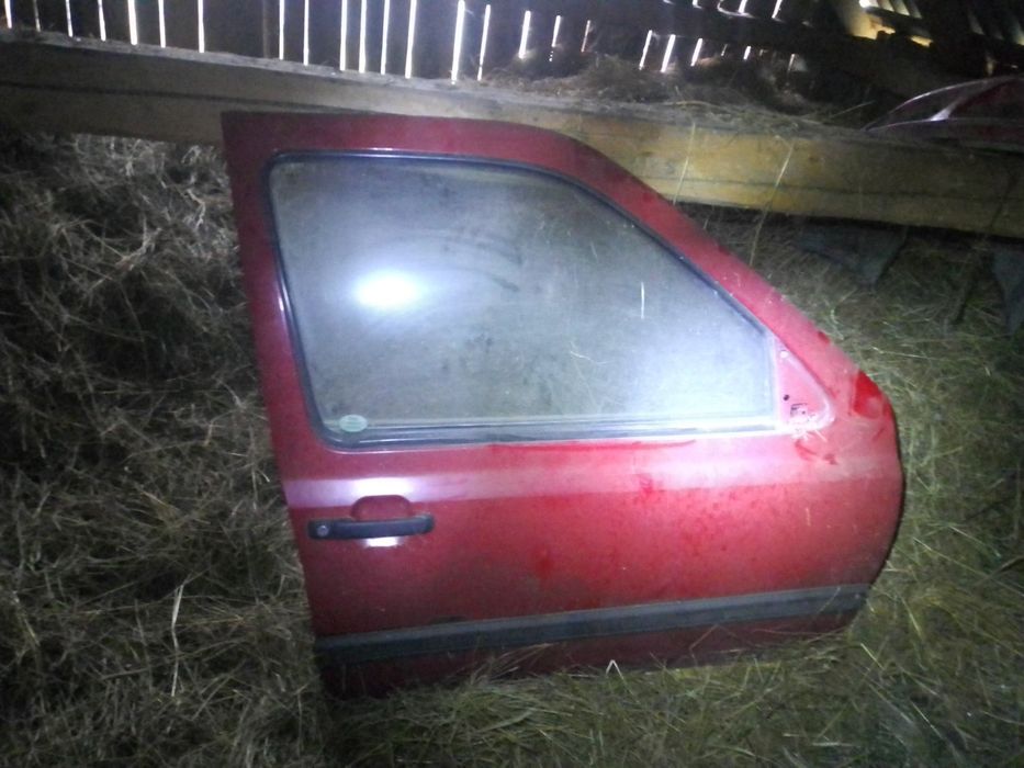 Продам двері в зборі на гольф 3