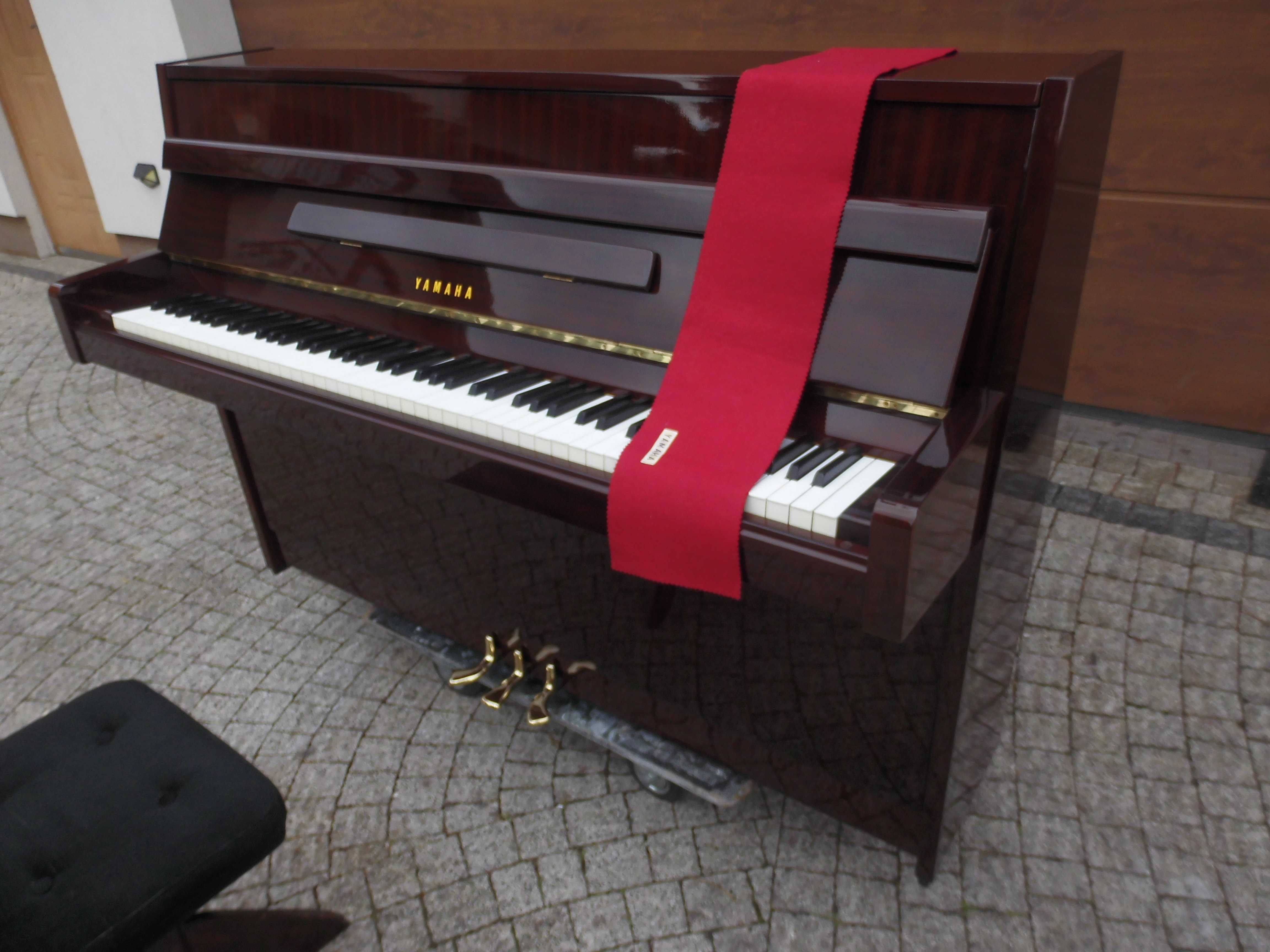 Pianino Yamaha M1 w poliestrze japoński oryginał na gotowo z transport