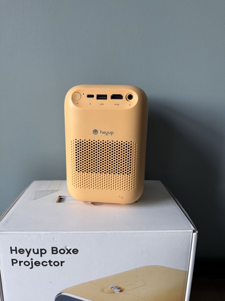 Projektor heyup boxe projector w ksztalcie minionka