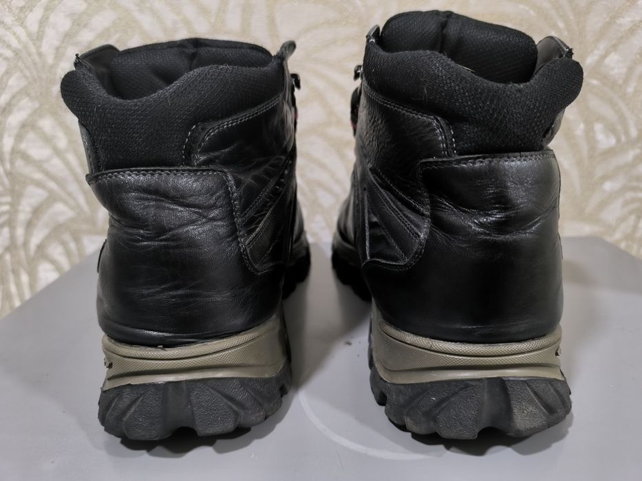 Продам зимние мужские ботинки MIDA