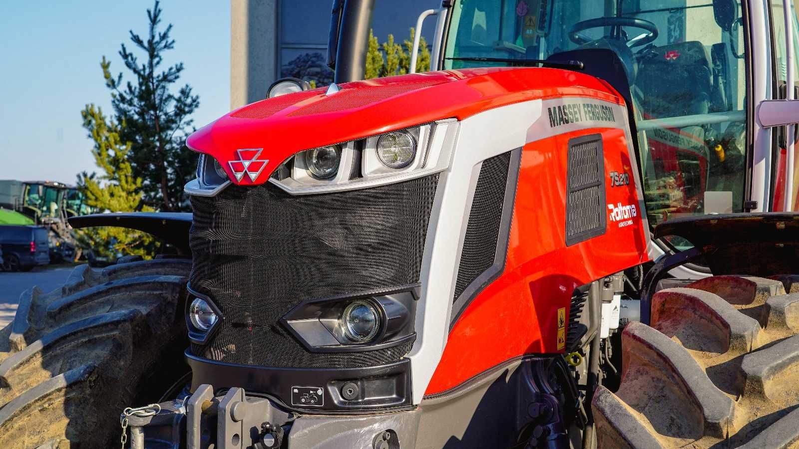 Ciągnik Massey Ferguson 7S210
