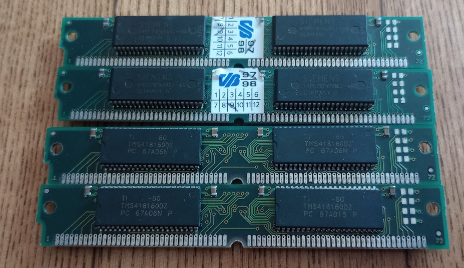 Модулі пам'яті SIMM 72 pin; DDR1, DDR2, Мікросхеми пам'яті