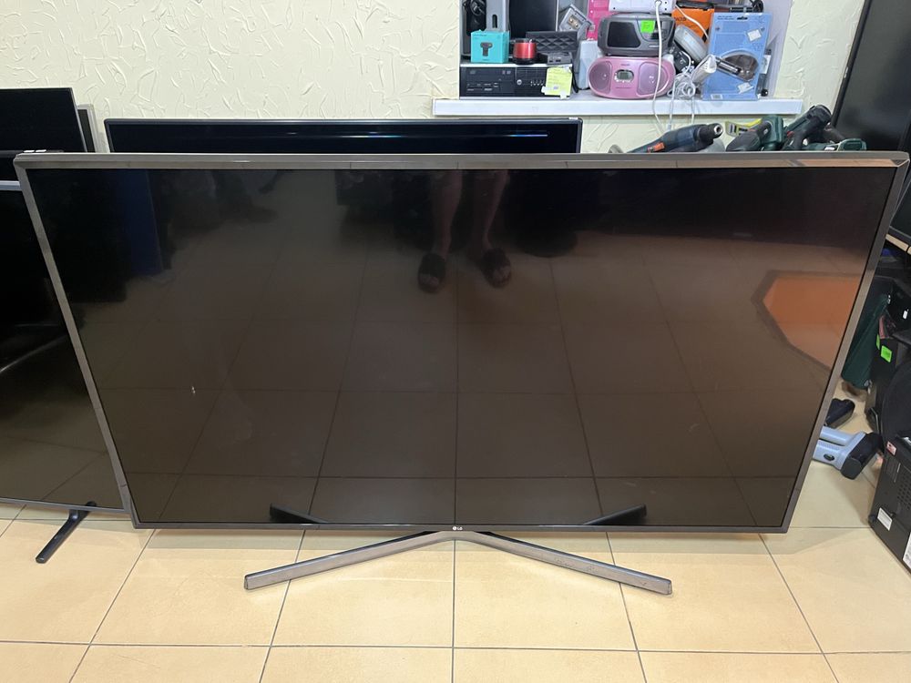 Телевізор LG 60UJ634V Smart TV