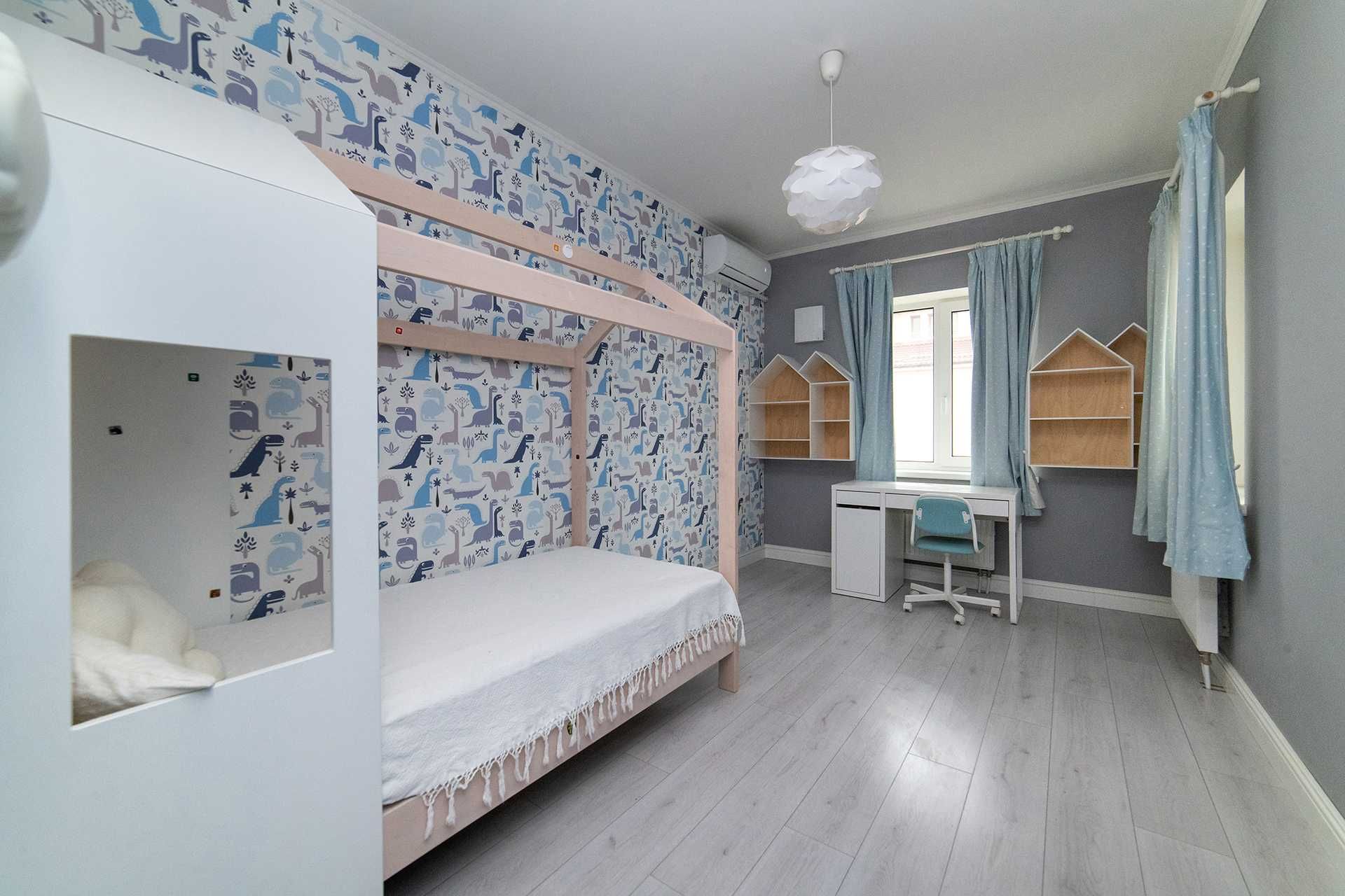 Будинок з меблями. 192 кв.м. Софіївська Борщагівка, вул.Соборна