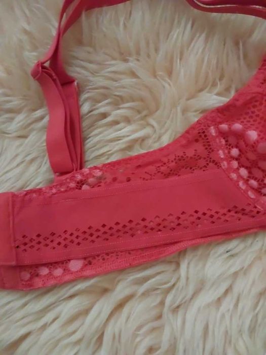 Бюстгальтер червоний 75в/80с,д