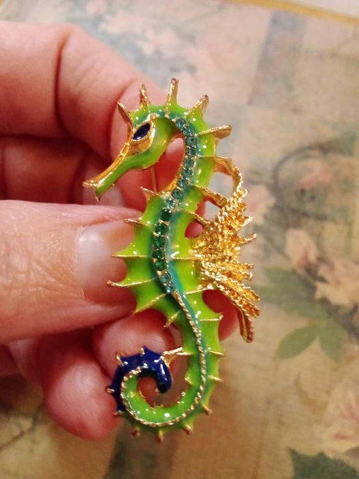 Alfinetes de Lapela/ Broches - Novos