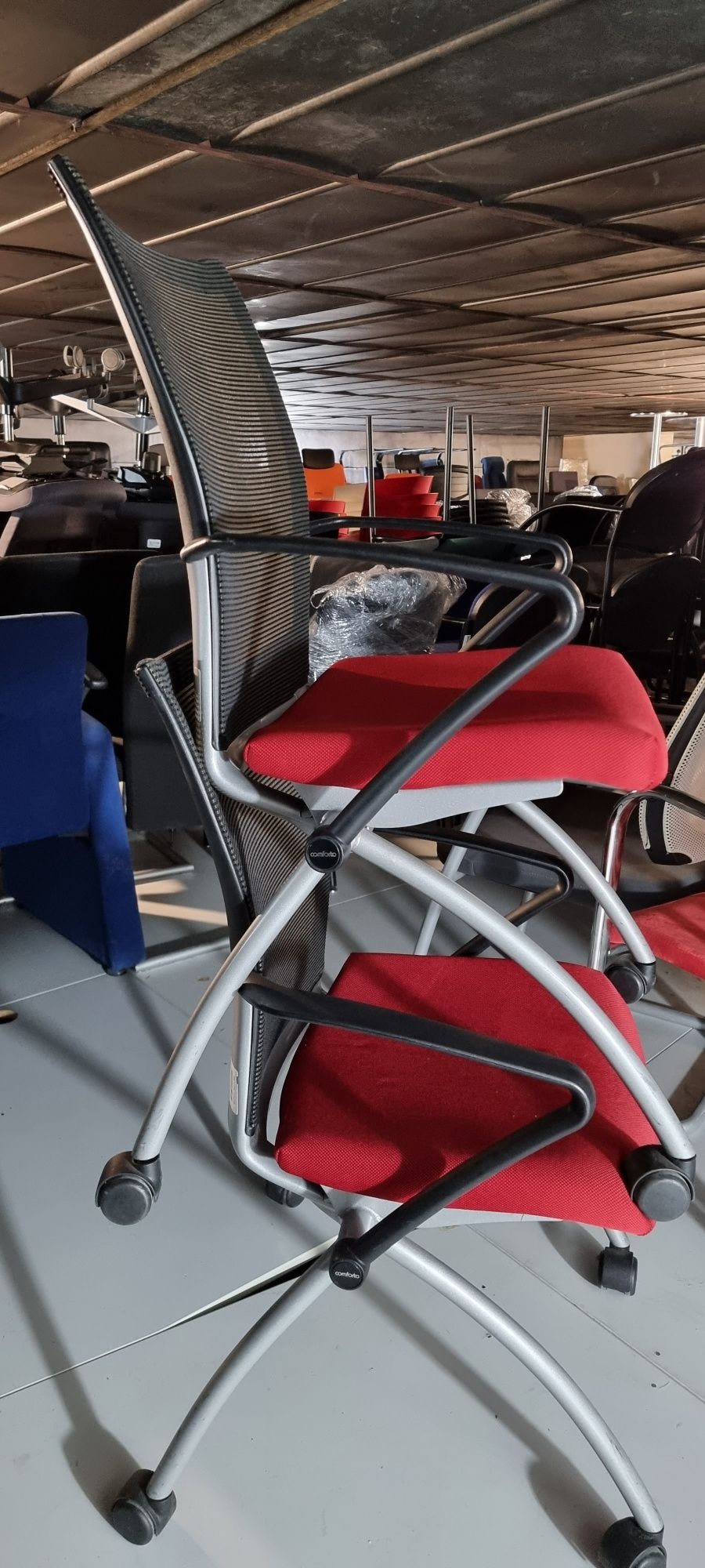 Krzesło konferencyjne mobilne Comforto krzesła biurowe