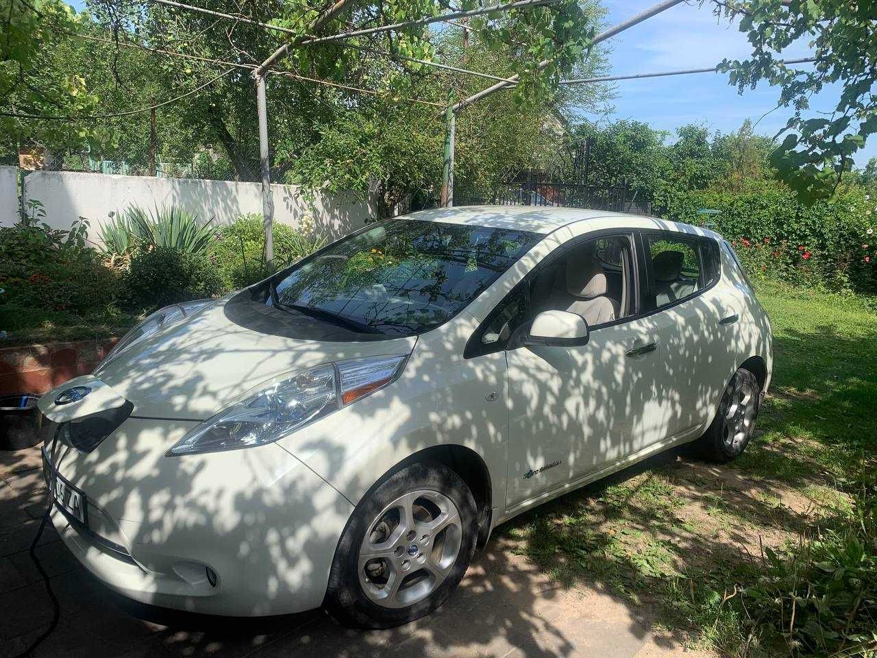 Nissan Leaf SV/SL 2012