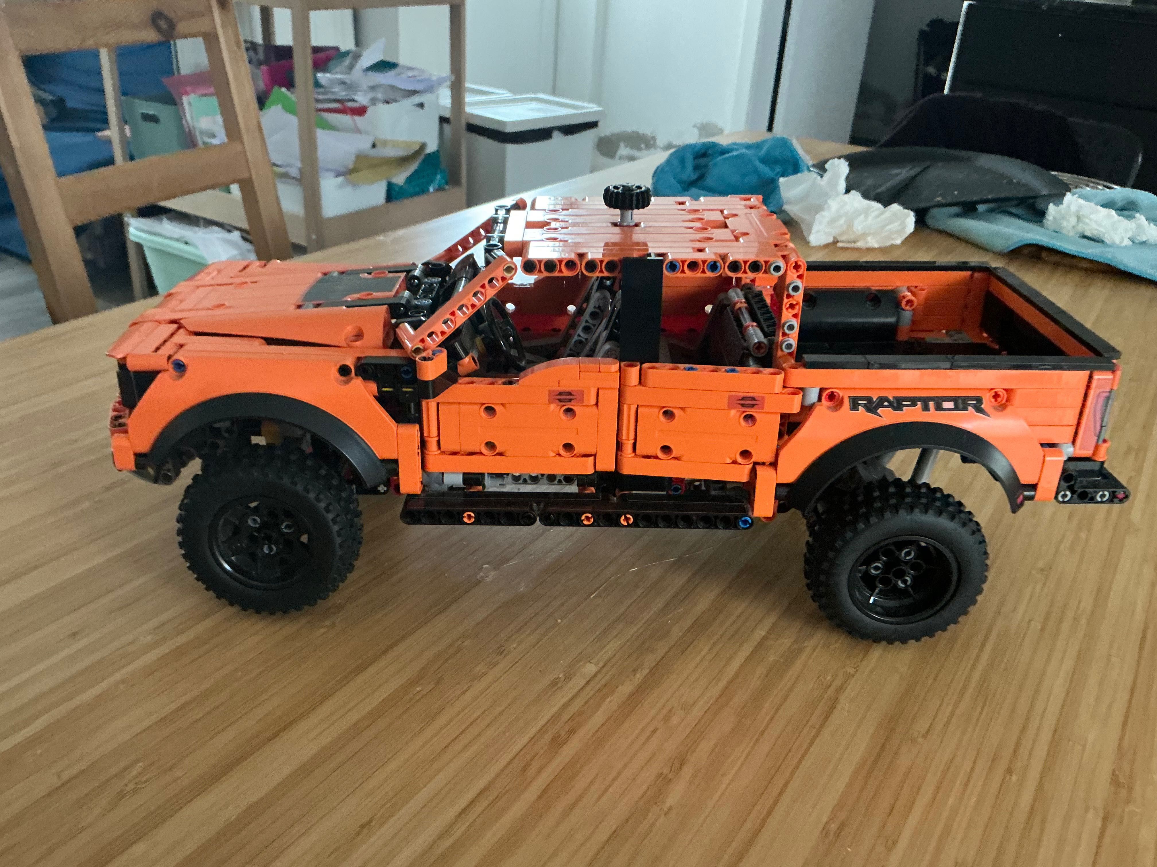LEGO Technic: Ford Raptor de 1,379 peças!