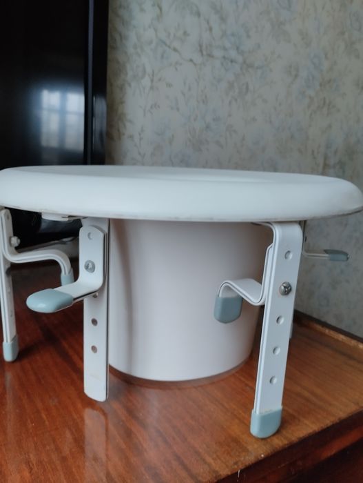 Продам насадку на унитаз для пожилых людей