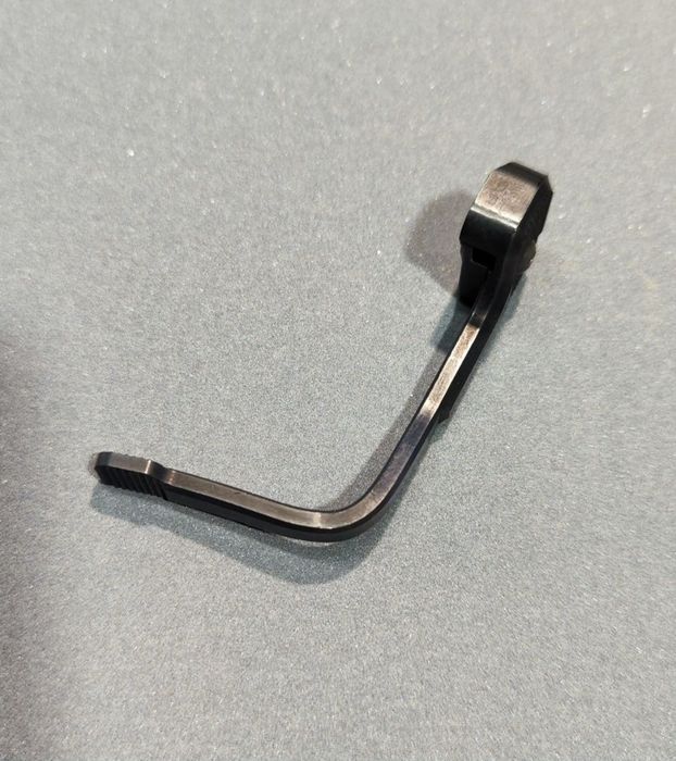 Рычаг сброса затворной задержки AR