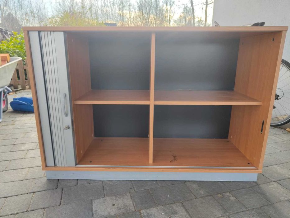 Szafka biurowa / garażowa z zamknięciem na klucz (zasuwana)