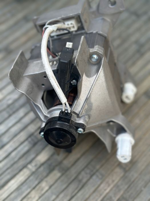 Silnik napędowy pralki Whirlpool ETDLR 7220L PL/N