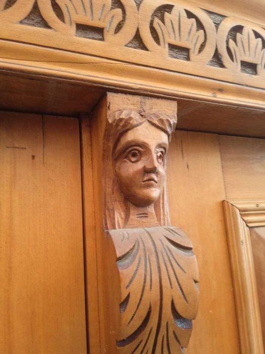 Шкаф антикварный резной.