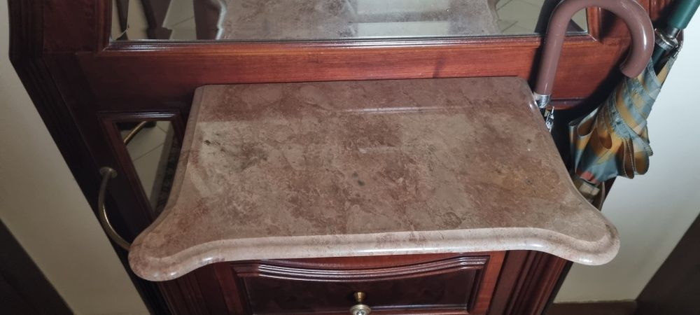 Móvel em bom estado