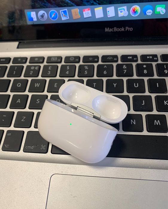 Продам кейс airpods pro 2 бу робочий