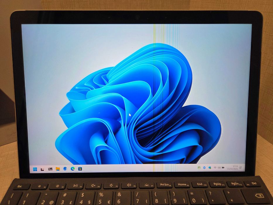 Microsoft Surface Go2 - Core m3 - 8GB RAM - 128GB Disk + Teclado e W11