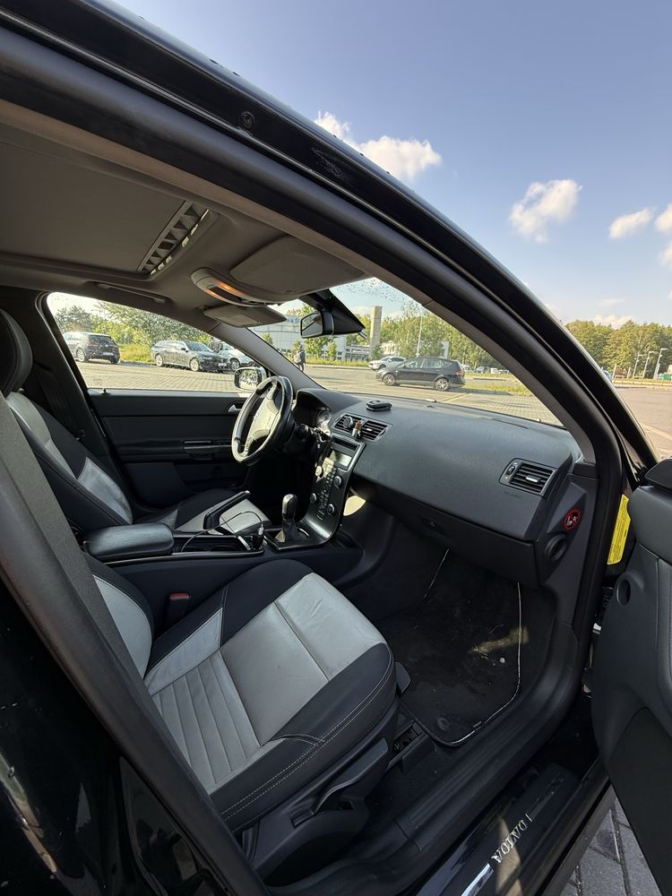 Volvo V50 R-Design