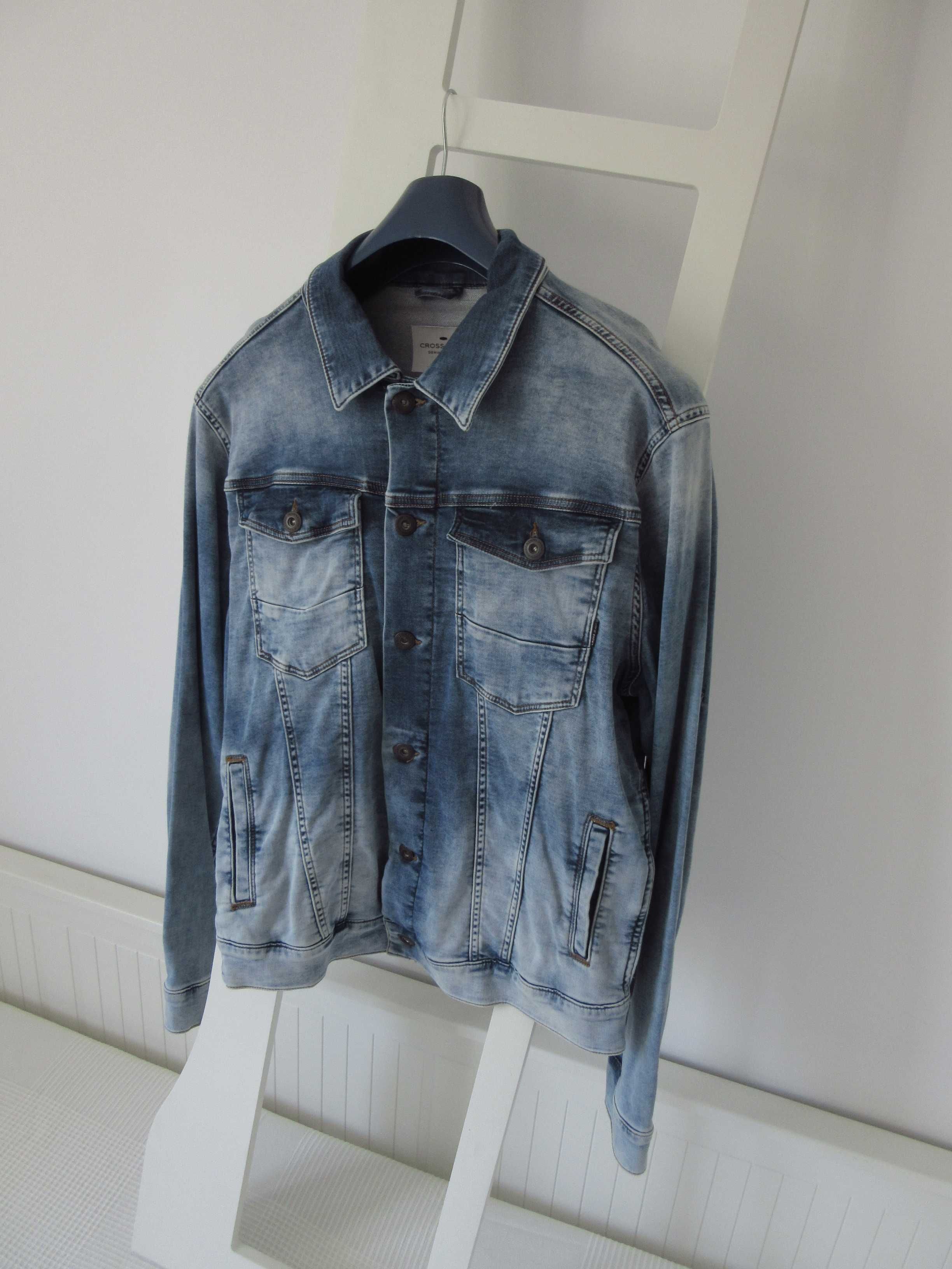 Dżinsowa kurtka Cross Jeans .