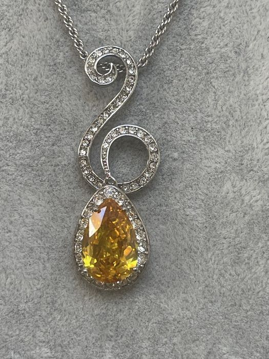 Stary Naszyjnik z Kryształami z Prl