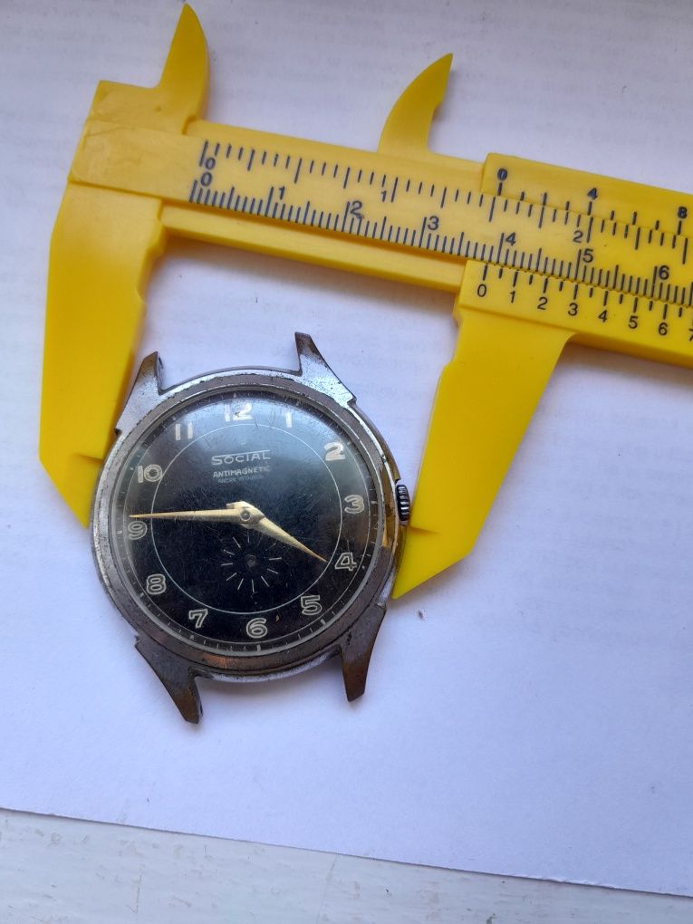 Stary zegarek mechaniczny