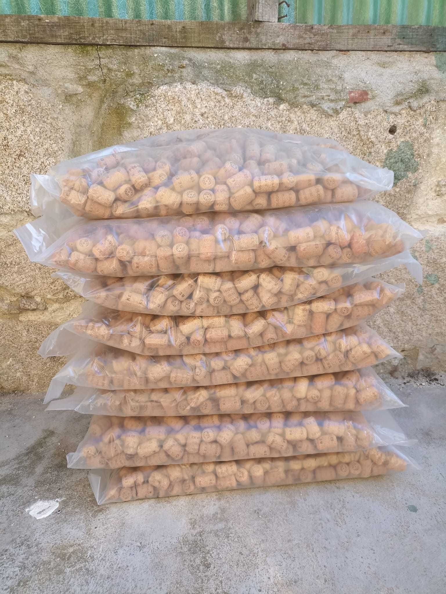 Rolhas de espumante e de garrafão