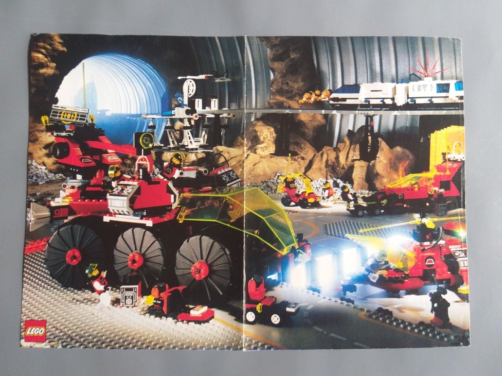 Poster promocional Lego linha M Tron