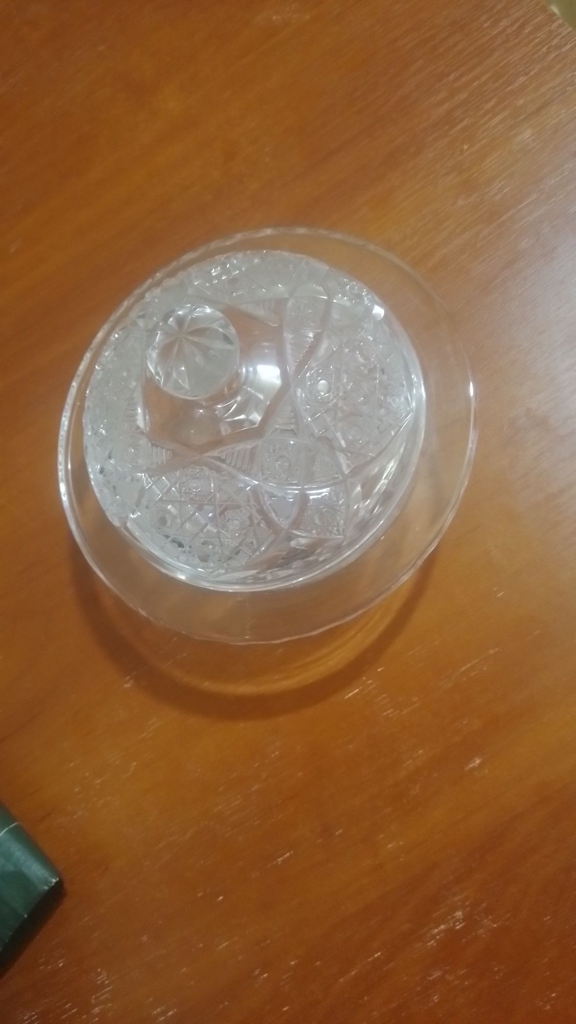 Продам красивую хрустальную масленку