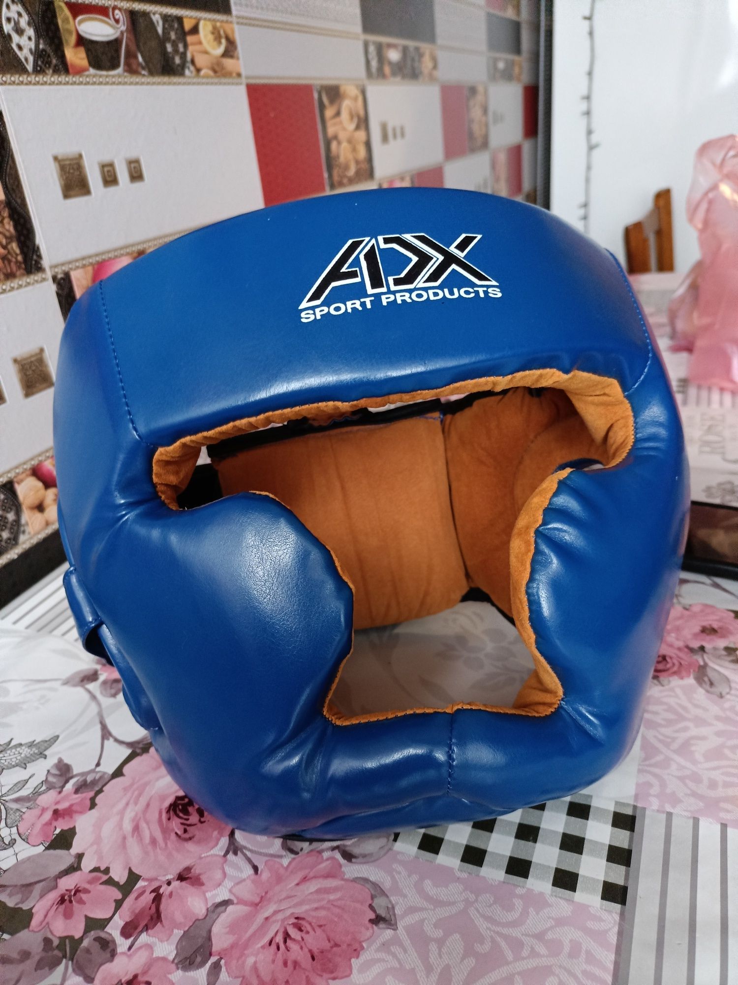 Шлем для бокса, рукавиці, бинти .