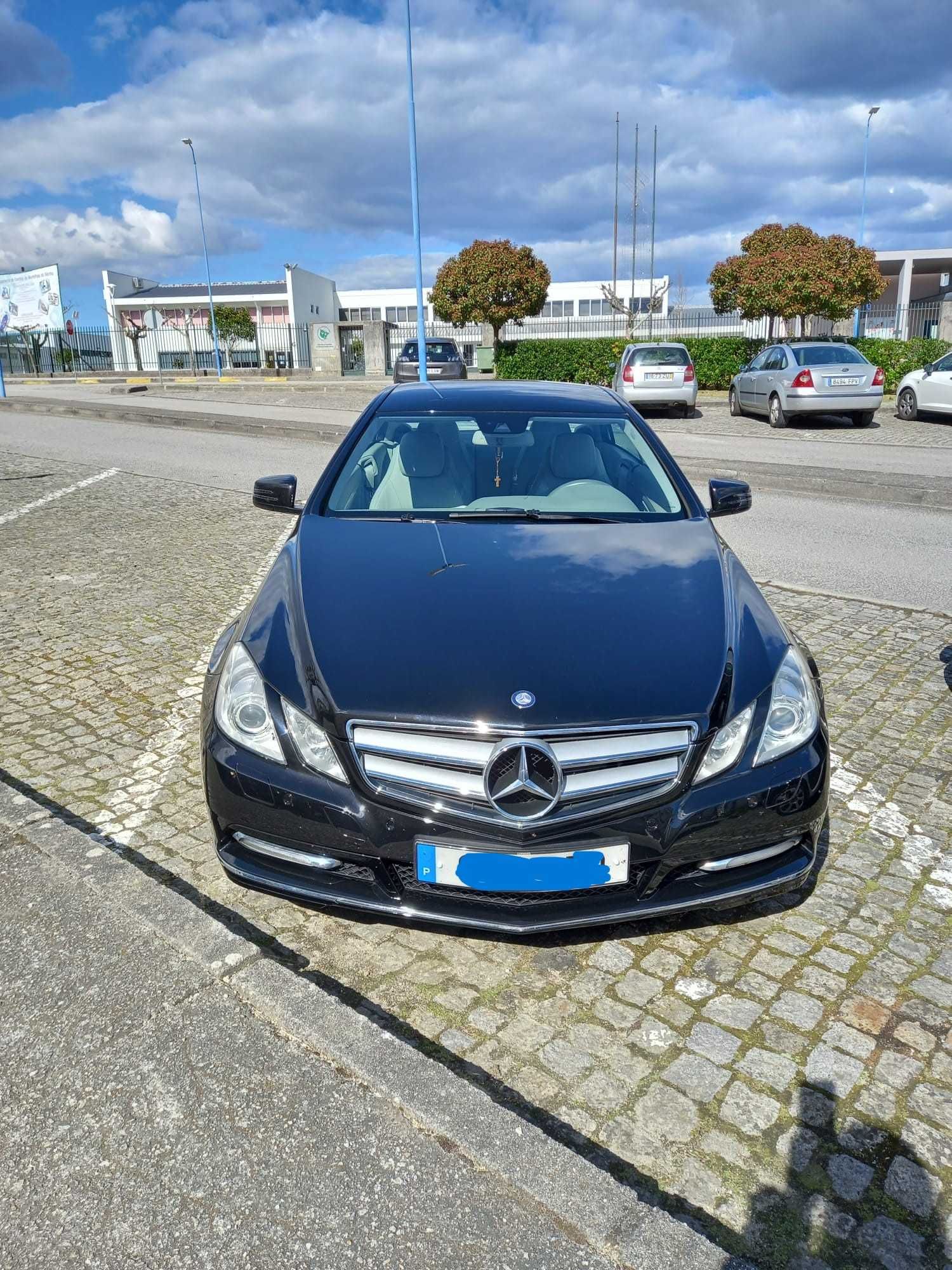 Mercedes Benz E250 de 2012  (aceito retoma)