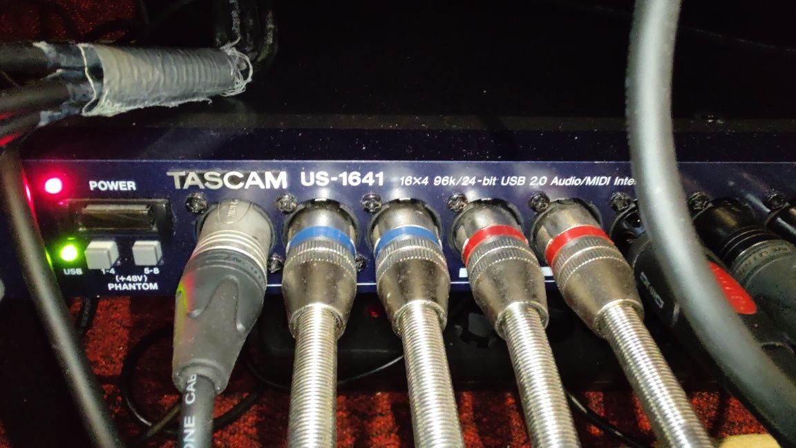 TASCAM US-1641 interfejs audio USB (Zoom, Behringer)