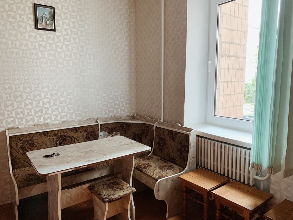 Кімната в центрі (Торговиця) для 1-2 дівчини в 4к квартирі БЕЗ ТВАРИН