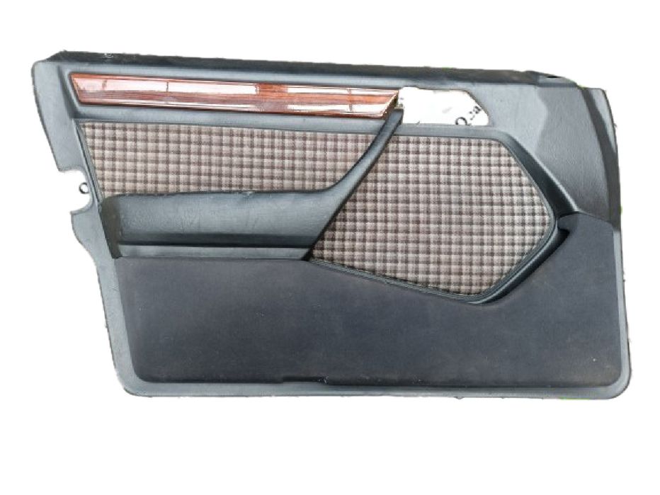 Forra porta / quartela frente esquerda MERCEDES-BENZ Três volumes (W12