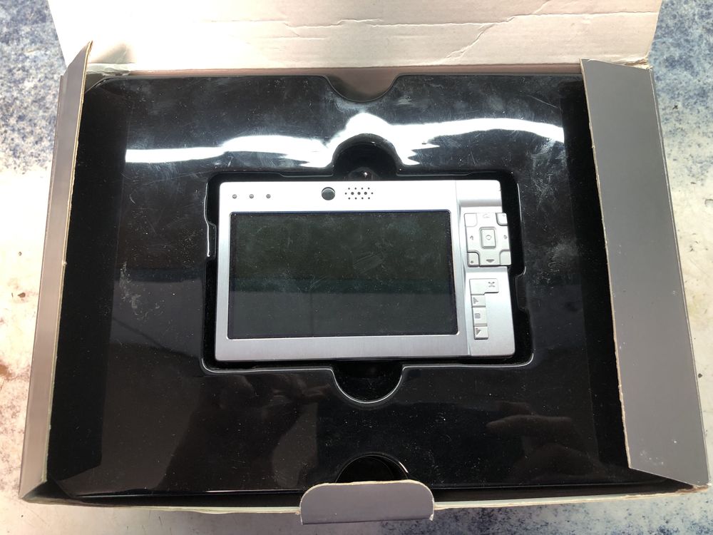 Mint condition Archos AV-500 30GB Mobile DVR Digital Video Recorder