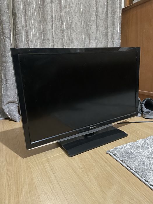 Televisão Toshiba 27” + comando