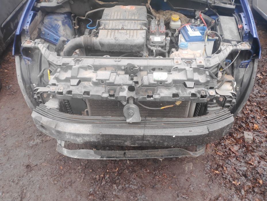 Pas przedni fiat grande Punto kompletny