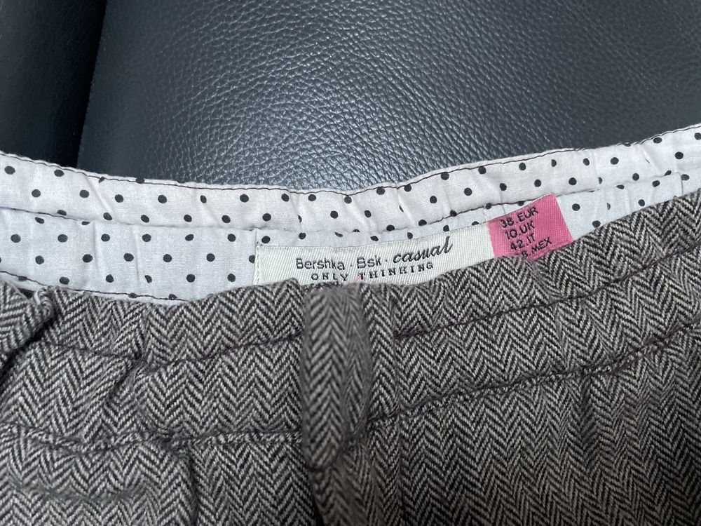 Krotkie spodenki marki Bershka rozkiar 36